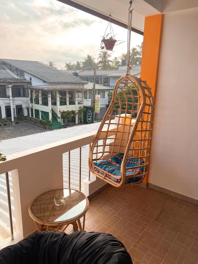 Hummus Hostel Hikkaduwa Exterior photo