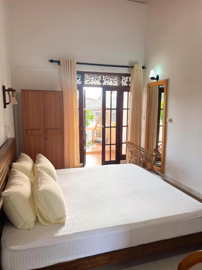 Hummus Hostel Hikkaduwa Exterior photo