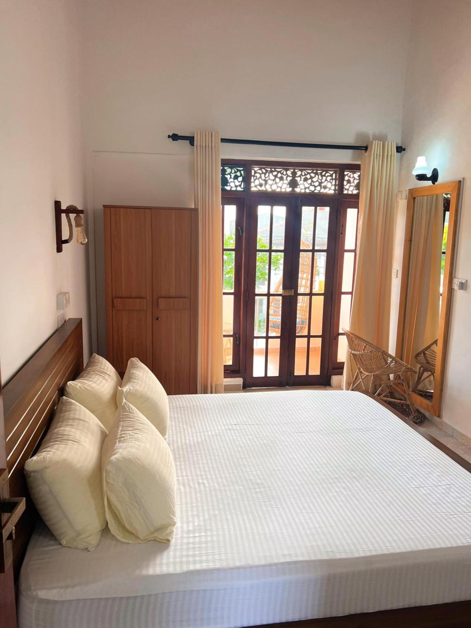 Hummus Hostel Hikkaduwa Exterior photo