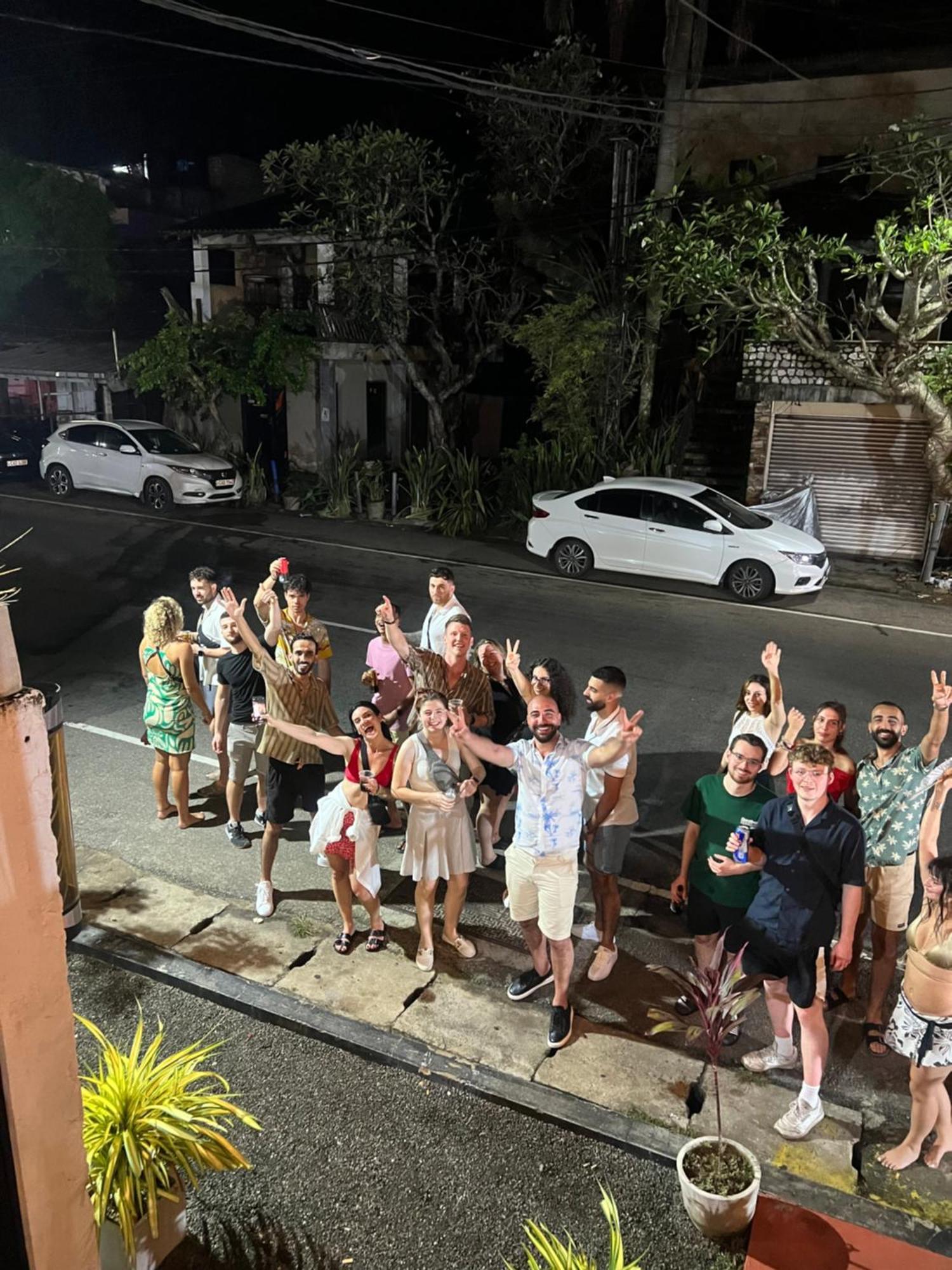 Hummus Hostel Hikkaduwa Exterior photo